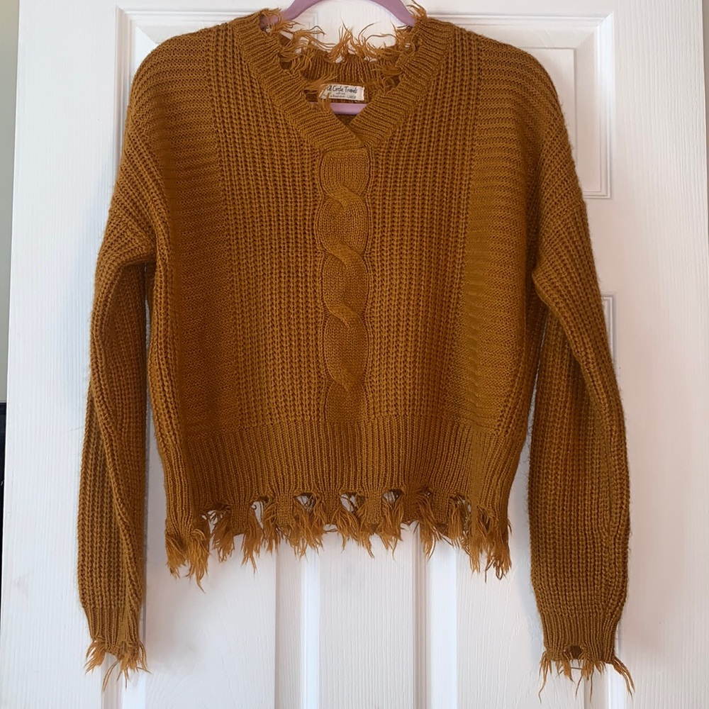 Full Circle Trends Women's Distressed Sweater Size Large